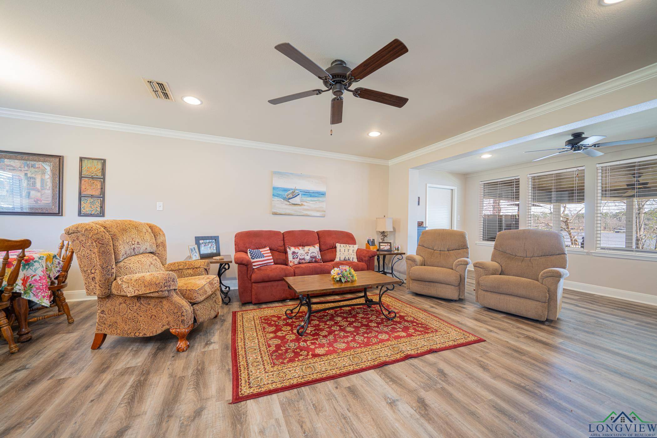 Gladewater, TX 75647,2118 W Lake Dr