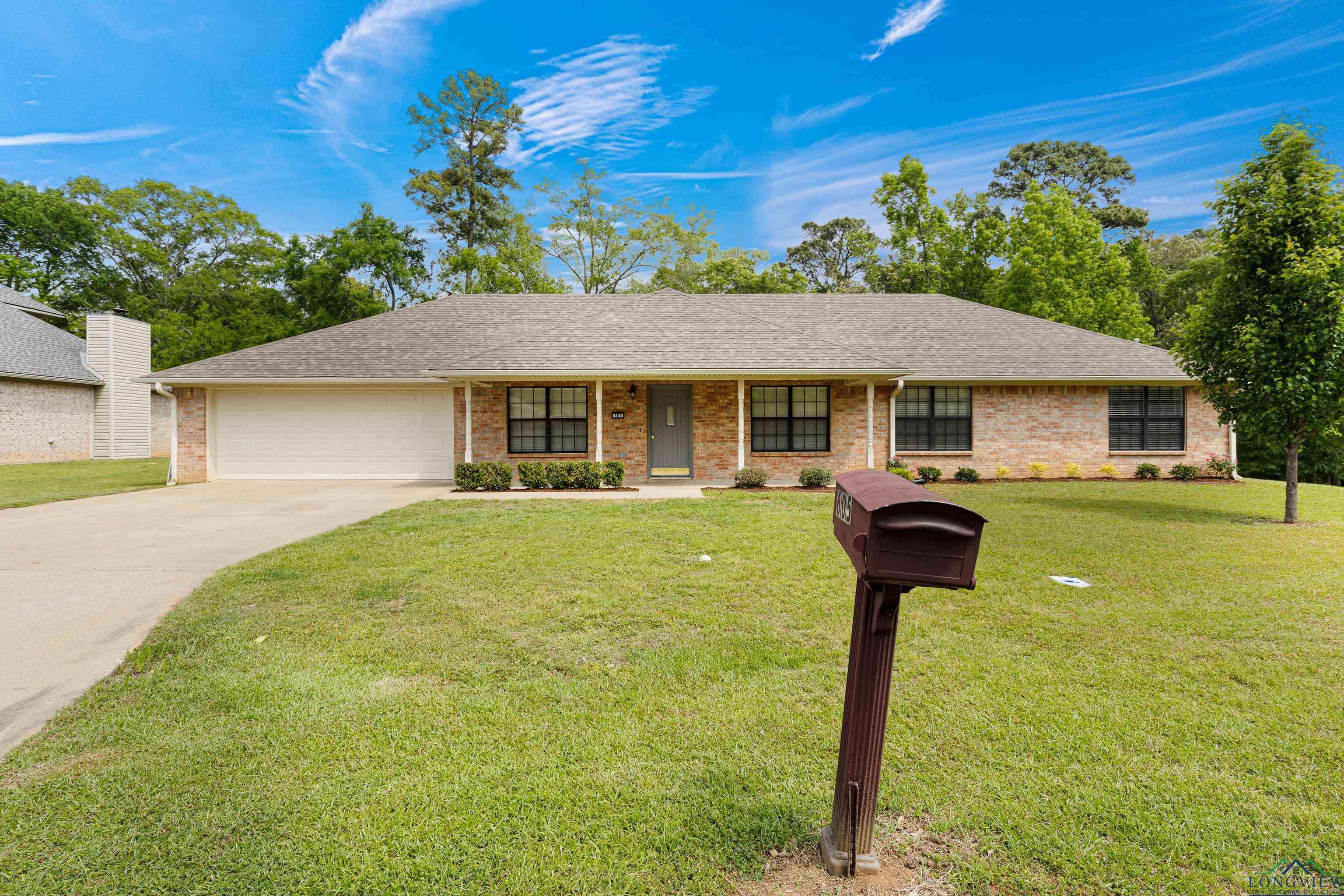 Gladewater, TX 75647,605 Briarwood Dr
