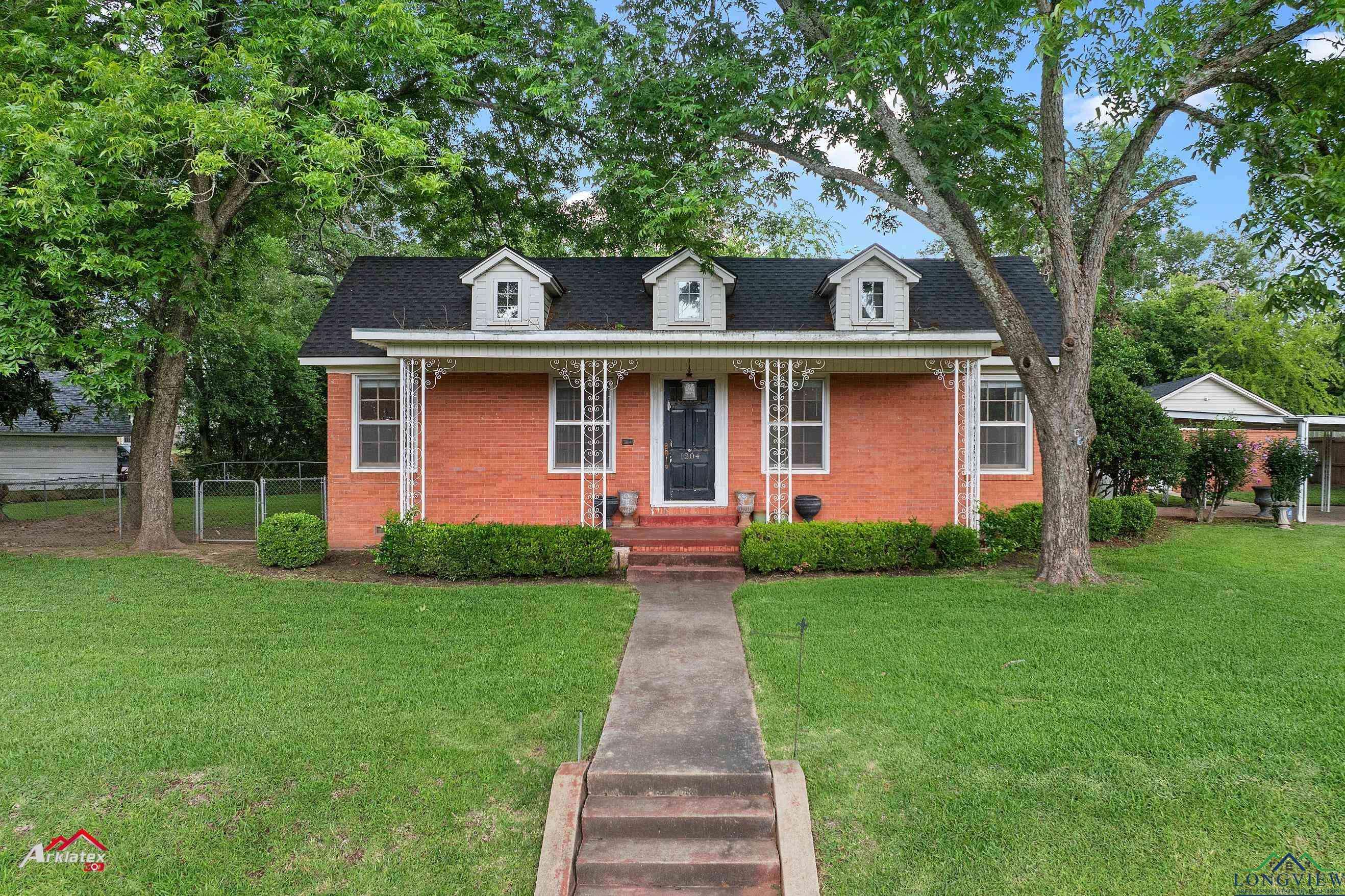 Henderson, TX 75654,1204 Collins
