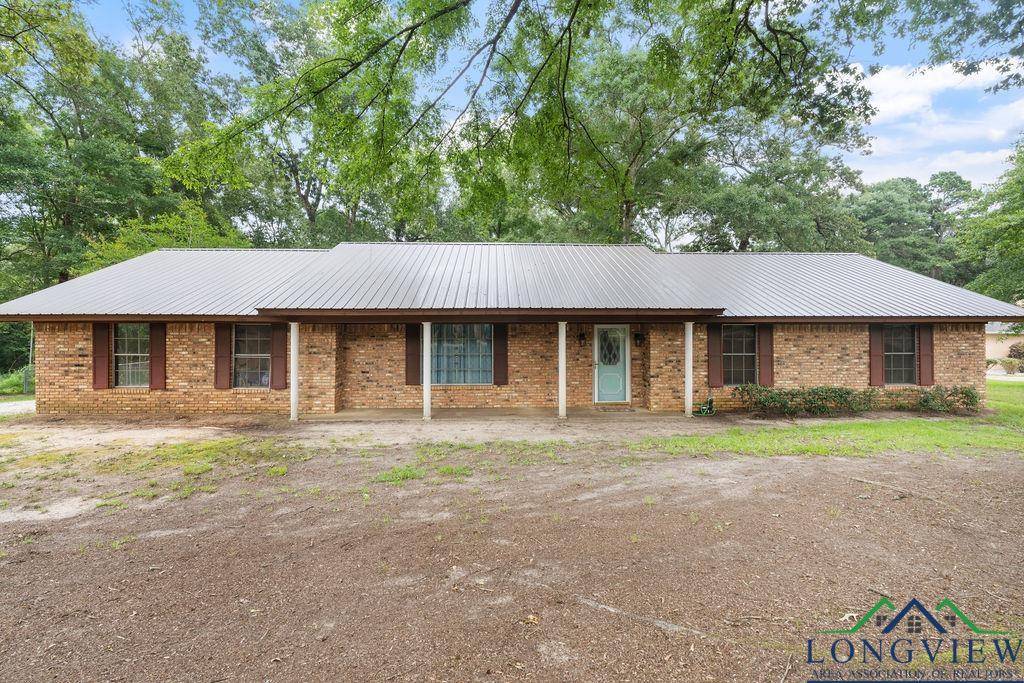 Center, TX 75935,201 County Road 3668