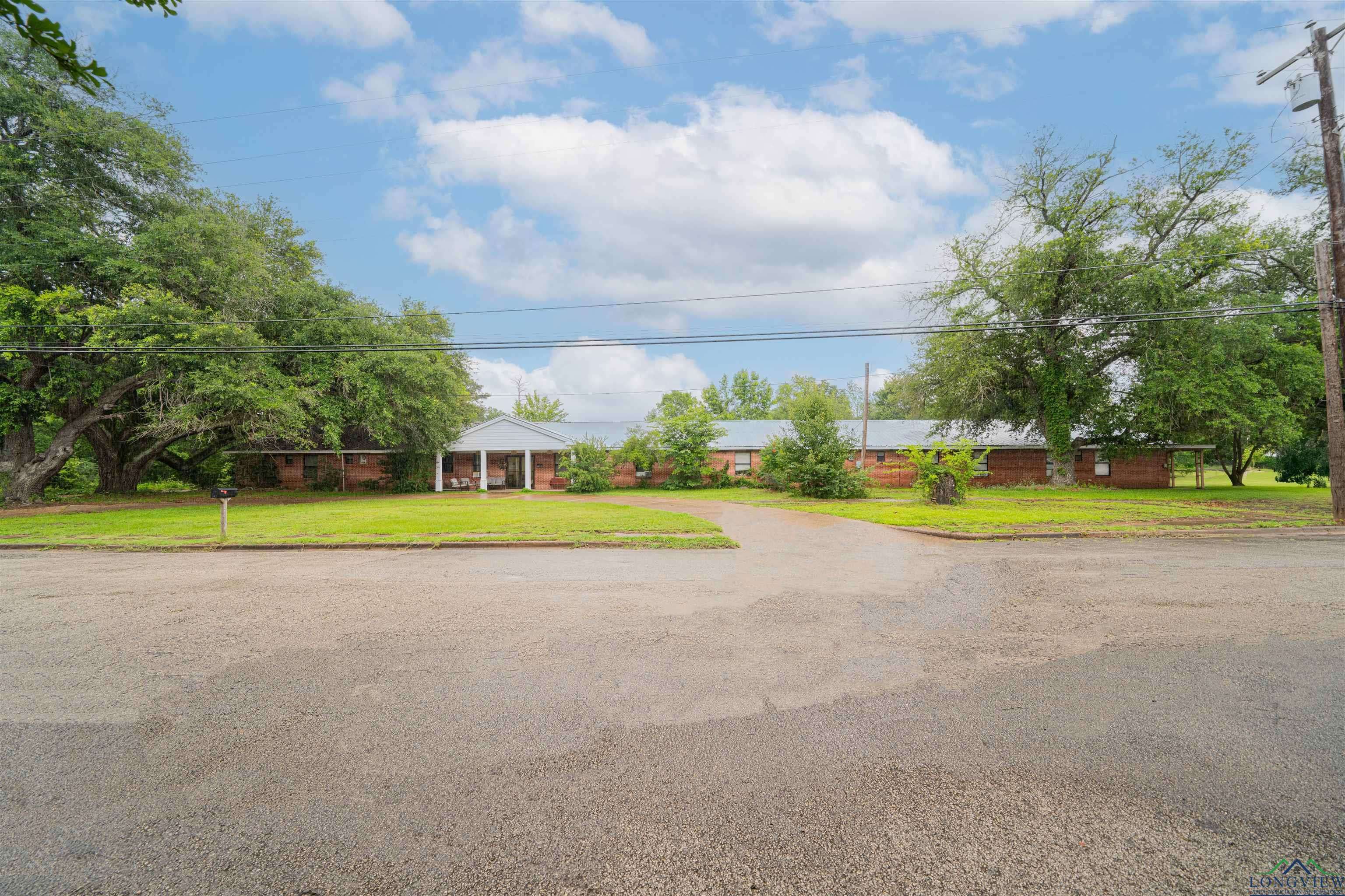 Overton, TX 75684,911 S Helen