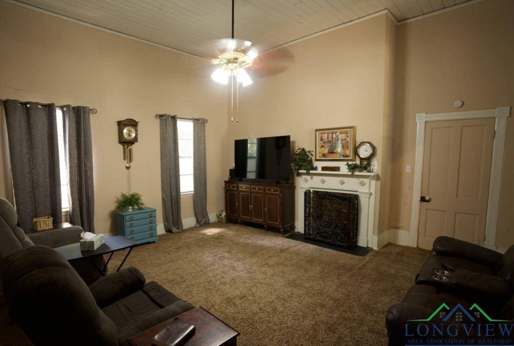 Marshall, TX 75670,800 E Austin