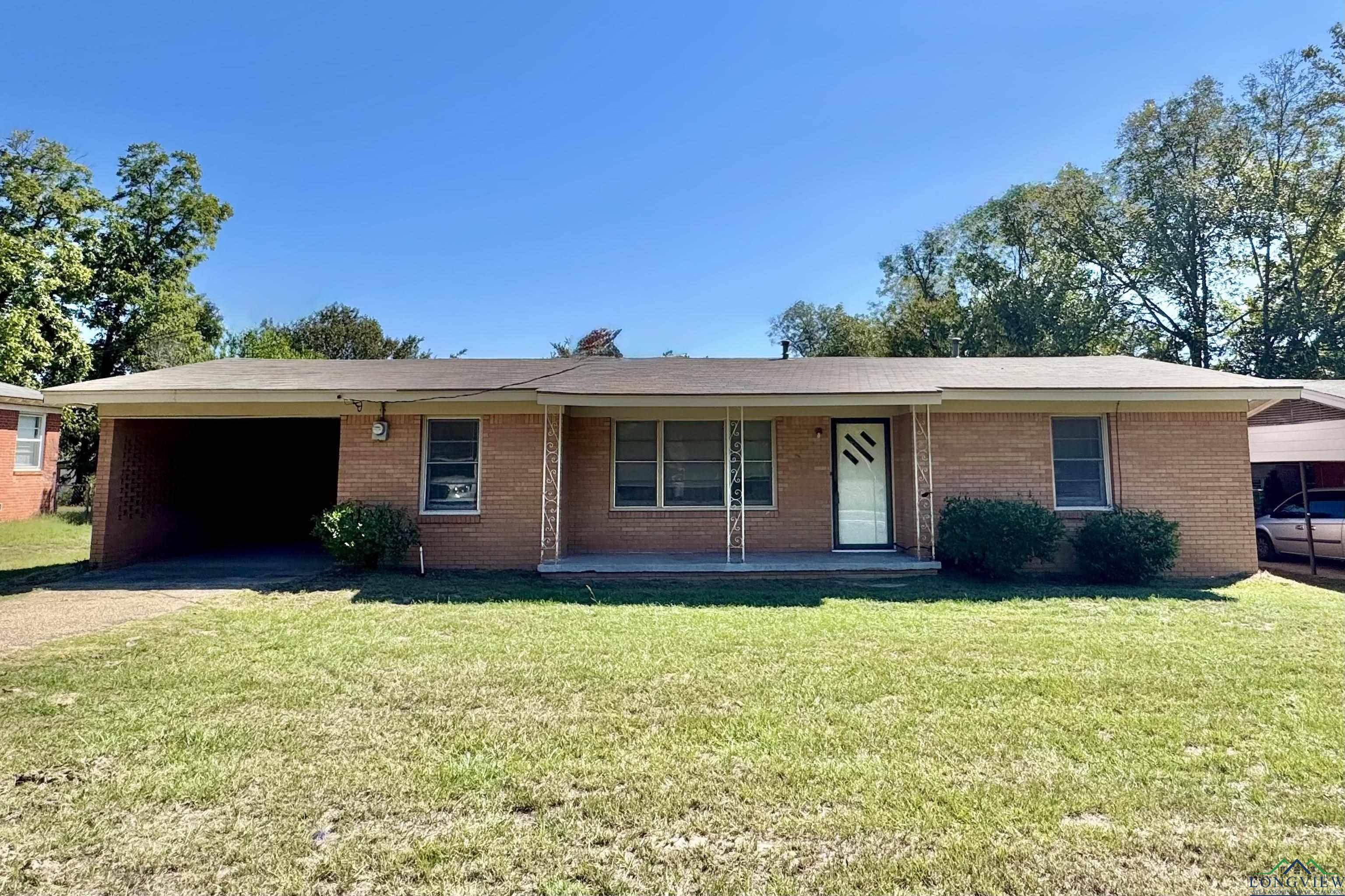 Lindale, TX 75771,204 Mount Sylvan St