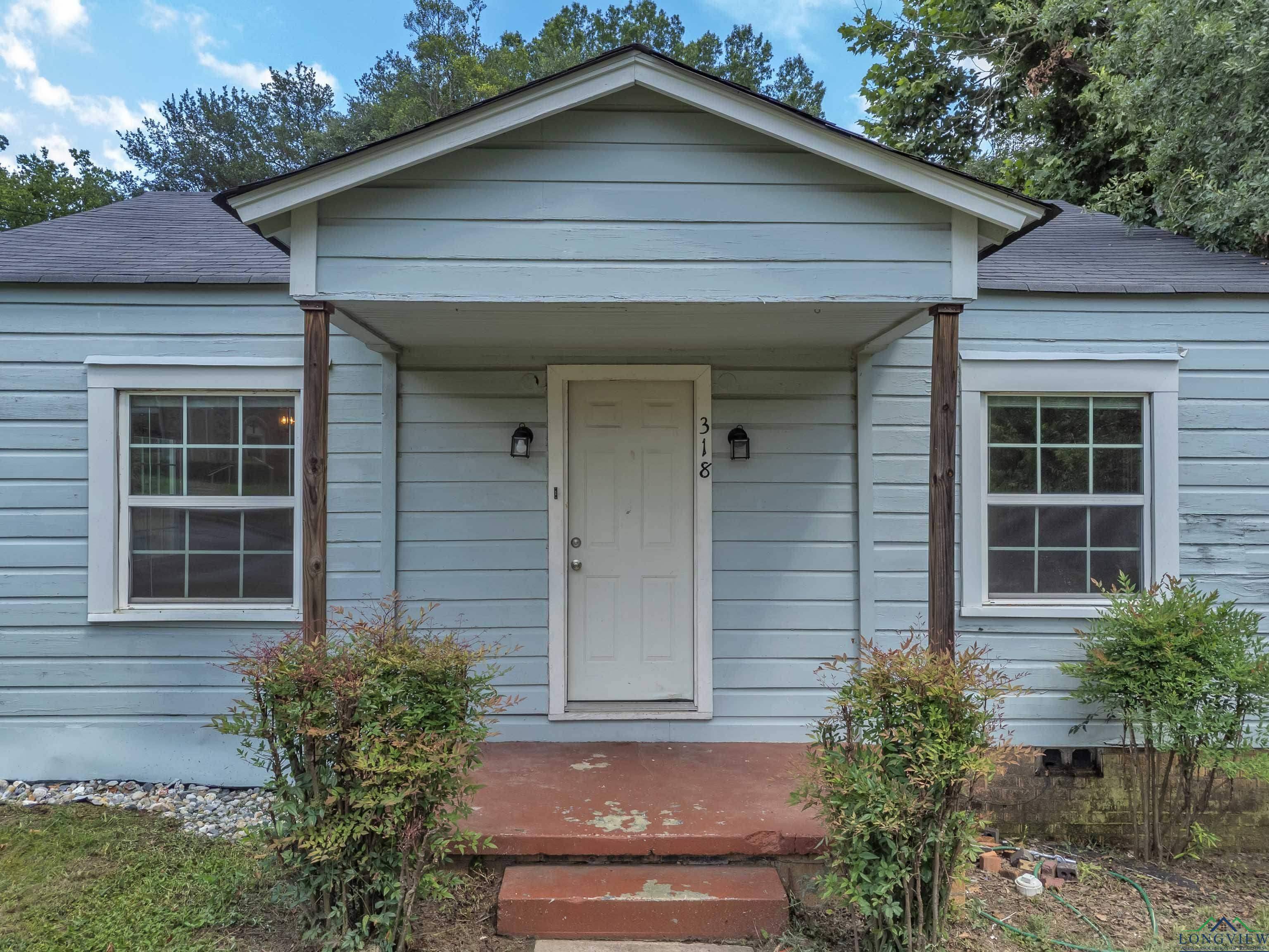 Gladewater, TX 75647,318 N Cotton St