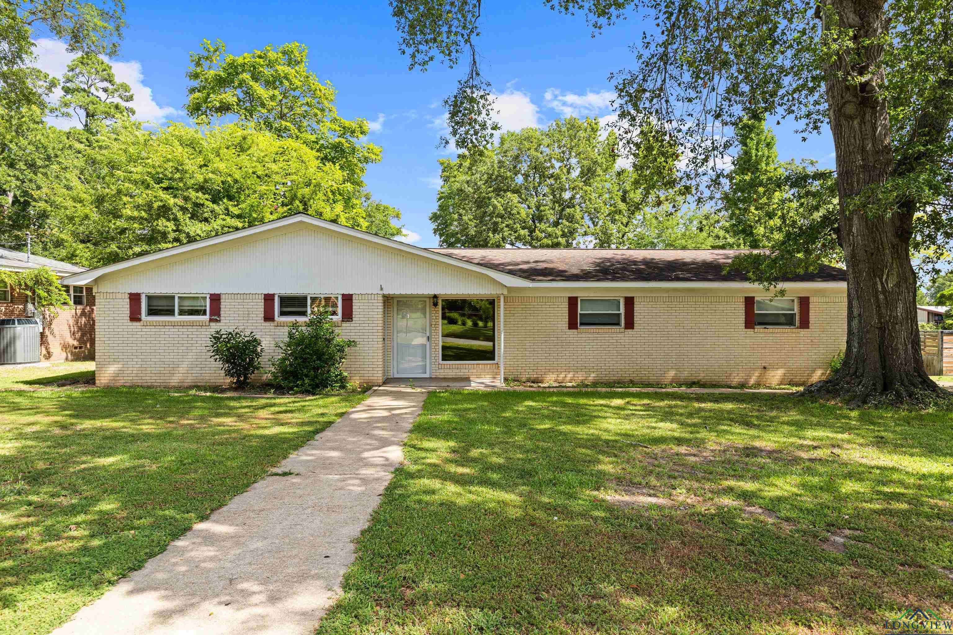 Henderson, TX 75652,105 Pruitt Street