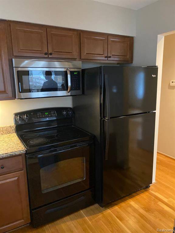 Birmingham, MI 48009,1236 SMITH Avenue