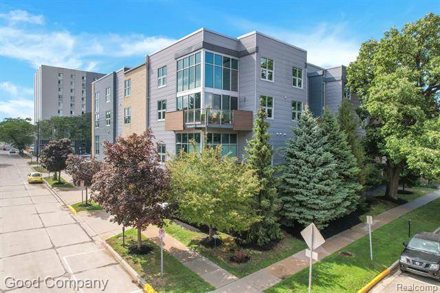 Royal Oak, MI 48067,614 S TROY Street Unit 204
