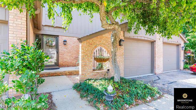 Rochester Hills, MI 48309,1824 VAN HILL