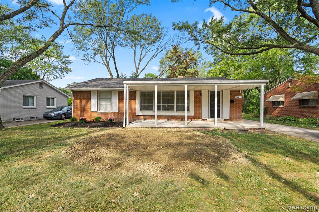 Southfield, MI 48076,29377 RAMBLING Road