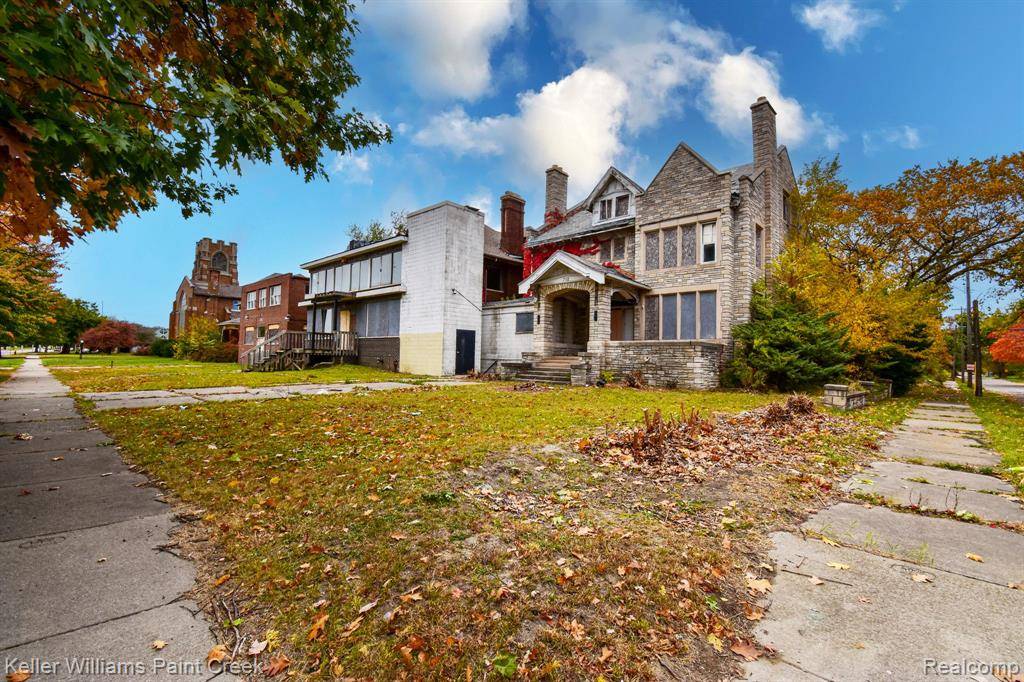 Detroit, MI 48207,712 E Grand Boulevard
