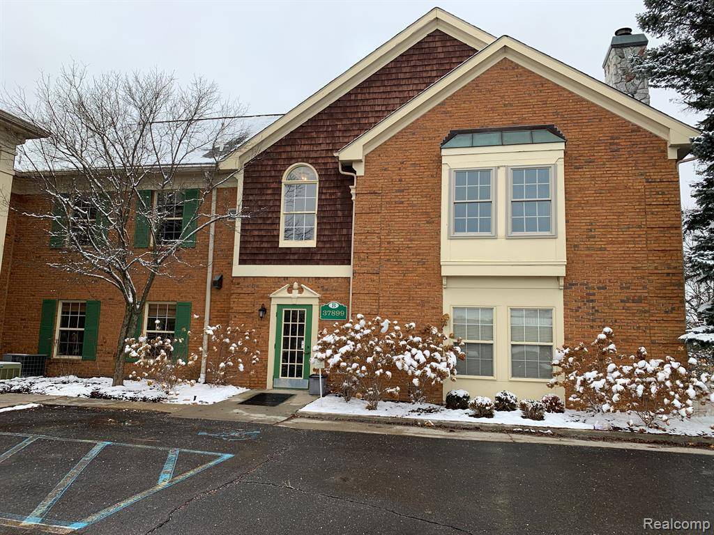Farmington Hills, MI 48331,37899 W 12 MILE Road 320