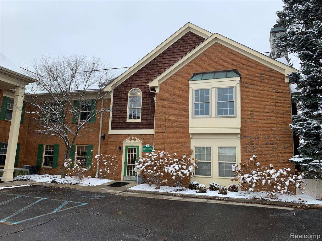 Farmington Hills, MI 48331,37899 W 12 MILE Road 320