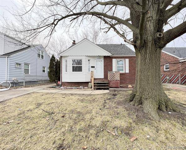 Harper Woods, MI 48225,19322 ELKHART Street