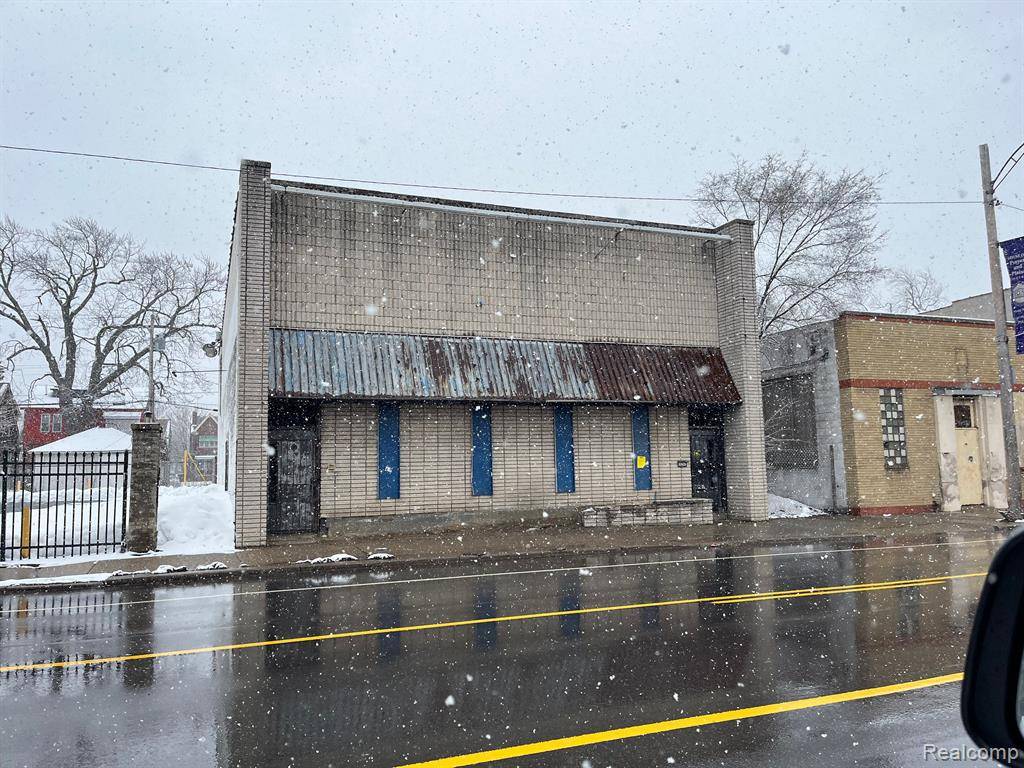 Detroit, MI 48221,16242 WYOMING Street