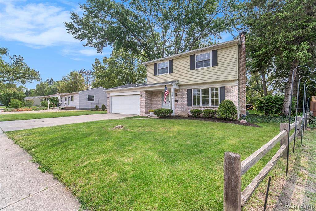 Brighton, MI 48116,718 DEVONSHIRE Boulevard