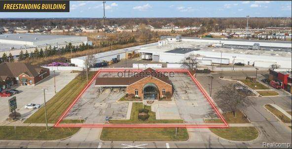 Clinton Twp, MI 48035,19233 15 MILE Road