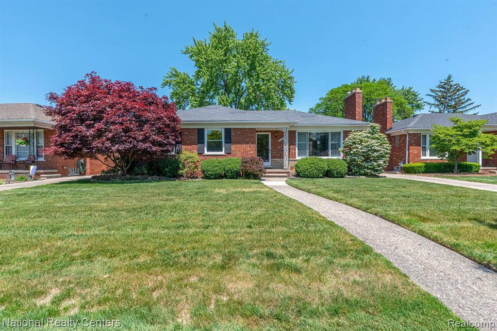 Harper Woods, MI 48225,21187 PARKCREST Drive