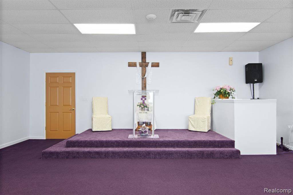 Detroit, MI 48219,19042 W MCNICHOLS Road