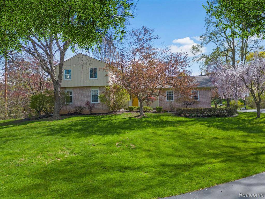Bloomfield Twp, MI 48302,4031 PINE TREE Trail