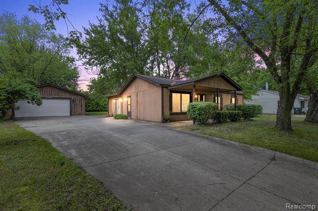 Orion Twp, MI 48359,2570 FLINTRIDGE Street