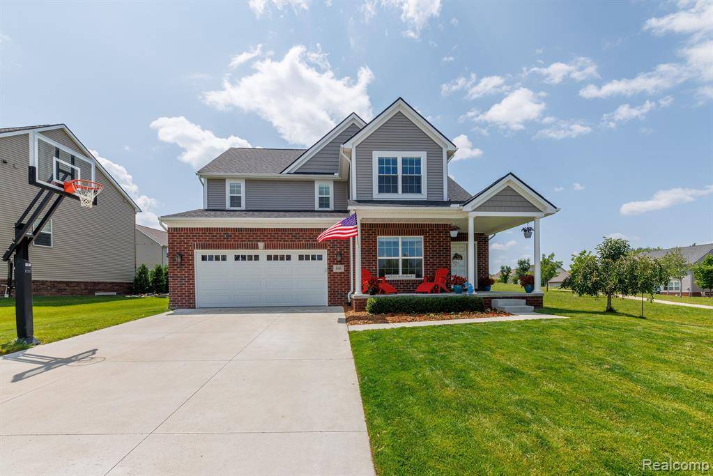 South Lyon, MI 48178,846 JENNIFER Lane