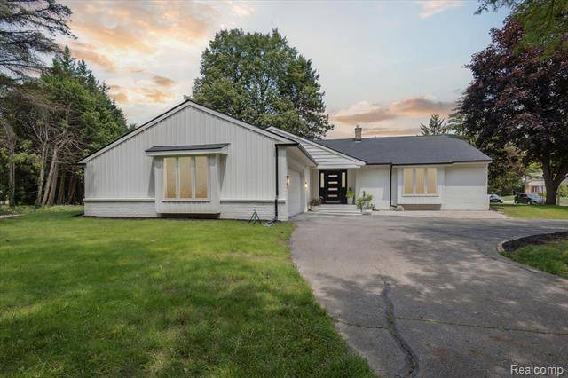 East Lansing, MI 48823,1047 APPLEGATE Lane