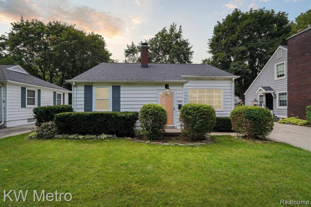 Rochester, MI 48307,342 MAYWOOD Avenue