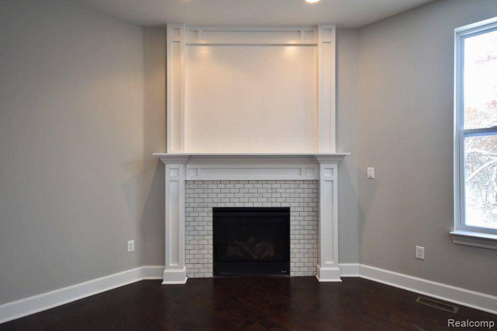 Holly Twp, MI 48442,010 Great Barrington