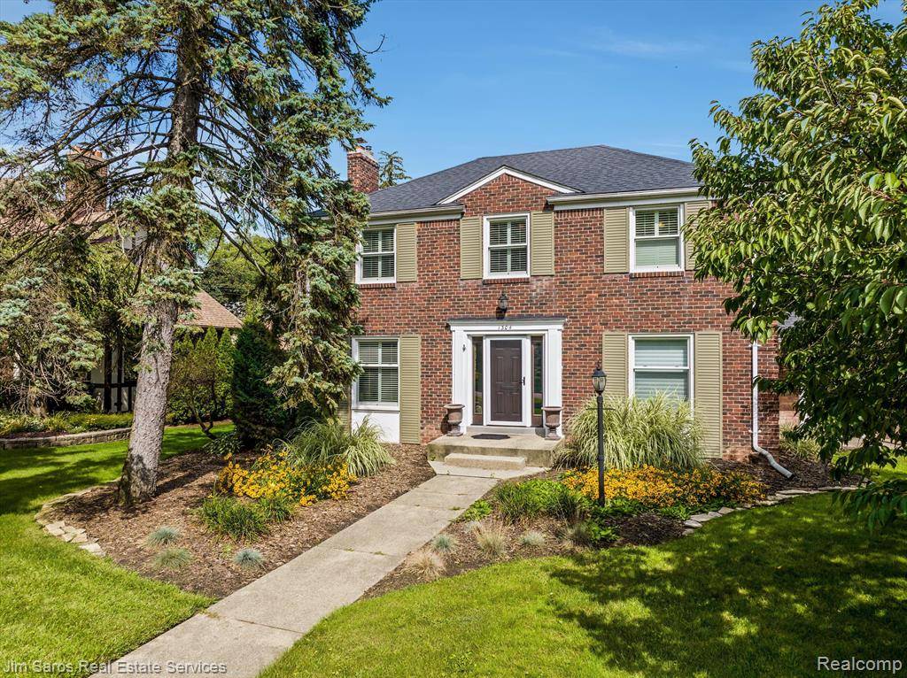 Grosse Pointe Park, MI 48230,1304 DEVONSHIRE Road