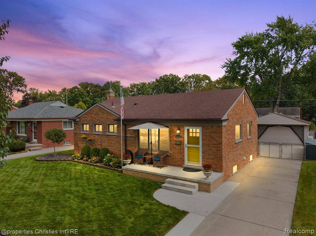 Livonia, MI 48150,9332 LATHERS Street