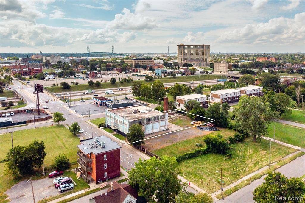 Detroit, MI 48216,2615 ROSA PARKS Boulevard