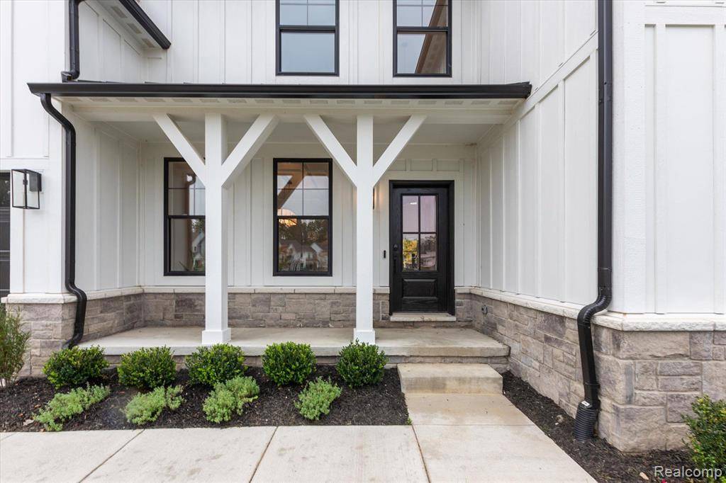 Commerce Twp, MI 48382,2922 SLEETH Road