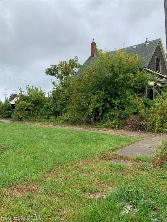 Detroit, MI 48214,8844 TREADWAY Place