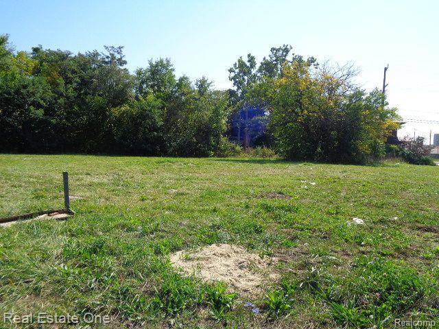 Detroit, MI 48202,404 HARPER Avenue