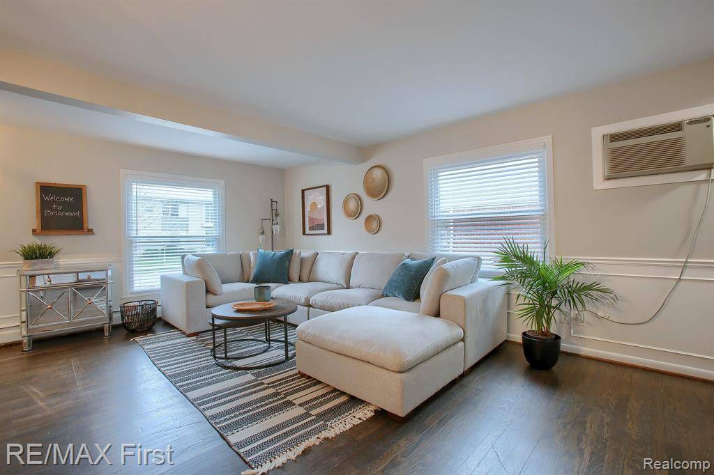 Royal Oak, MI 48073,4817 Briarwood Avenue