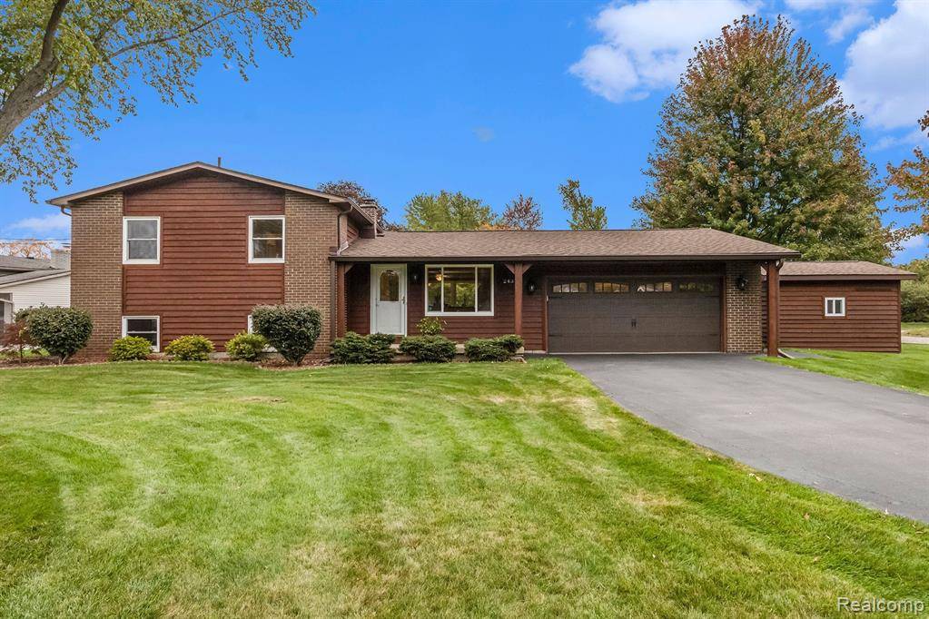 Fenton Twp, MI 48430,2438 GROVE PARK Road