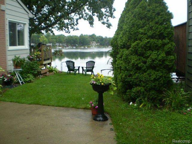 Waterford Twp, MI 48329,2913 LANSDOWNE Road