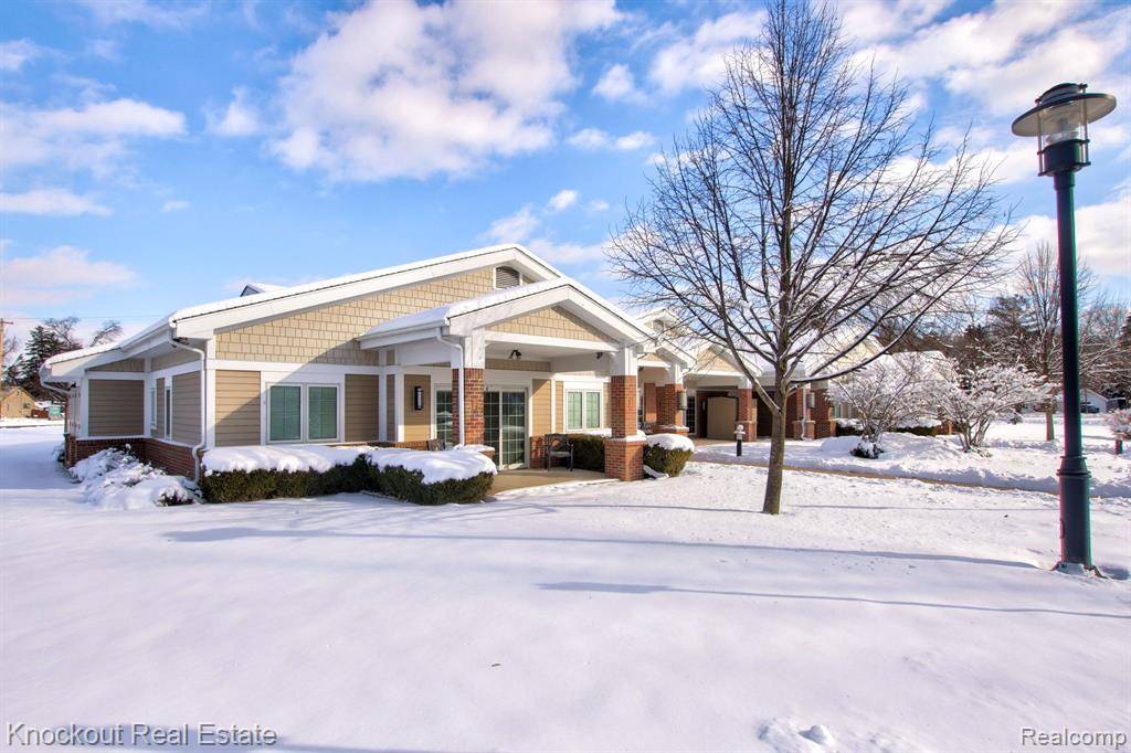 Saginaw Twp, MI 48603,3749 BARNARD Road