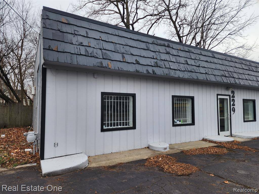 Lansing, MI 48906,229 W CESAR E CHAVEZ Avenue