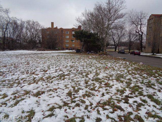 Detroit, MI 48206,2752 W BOSTON Boulevard