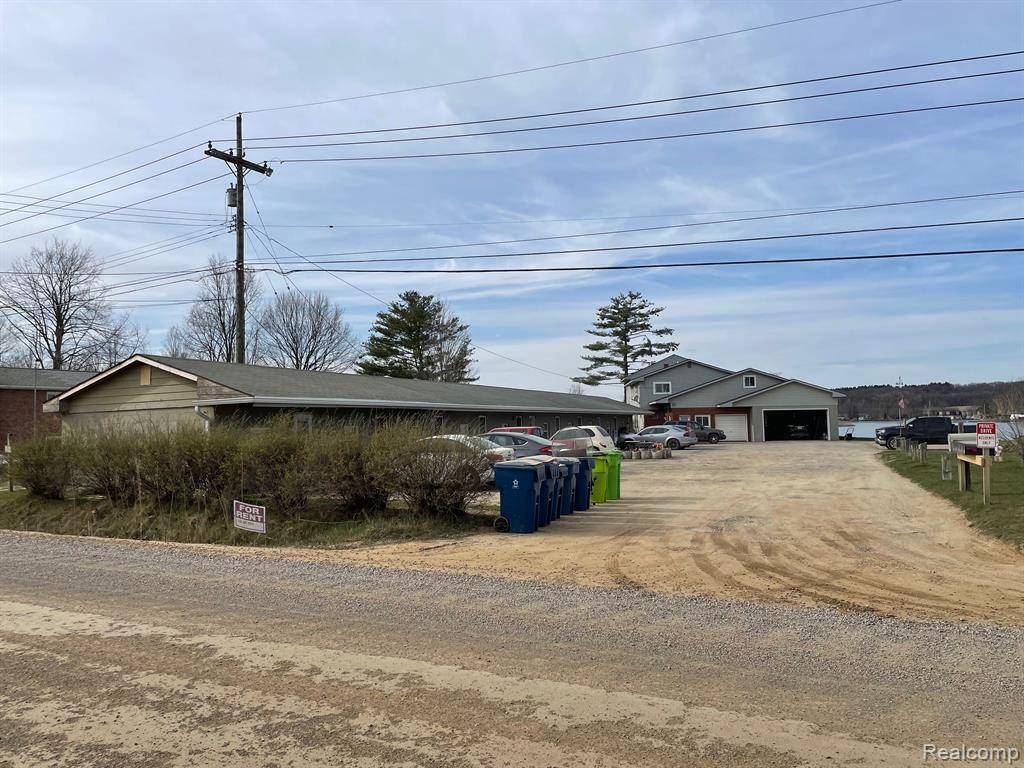 White Lake Twp, MI 48386,9470 PONTIAC LAKE Road