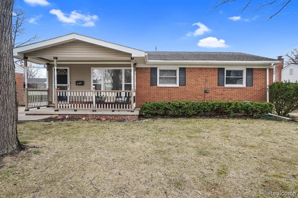 Saline, MI 48176,458 HOLLYWOOD Drive
