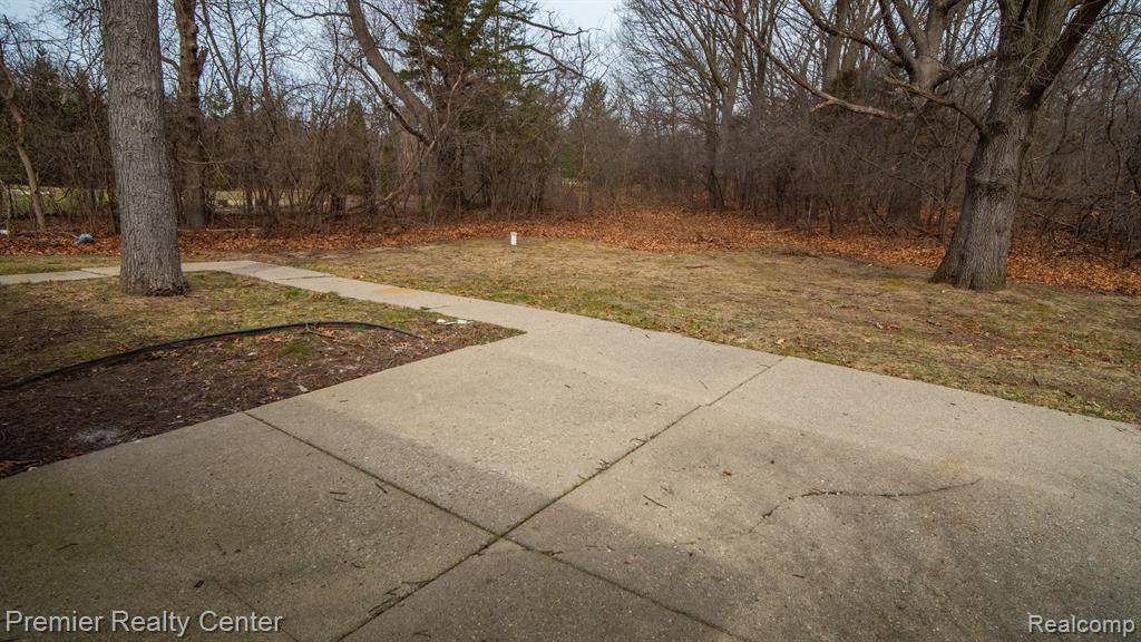 Commerce Twp, MI 48390,740 glengary Road