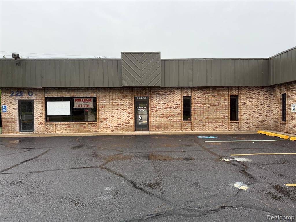 Dearborn Heights, MI 48127,22250 FORD Road