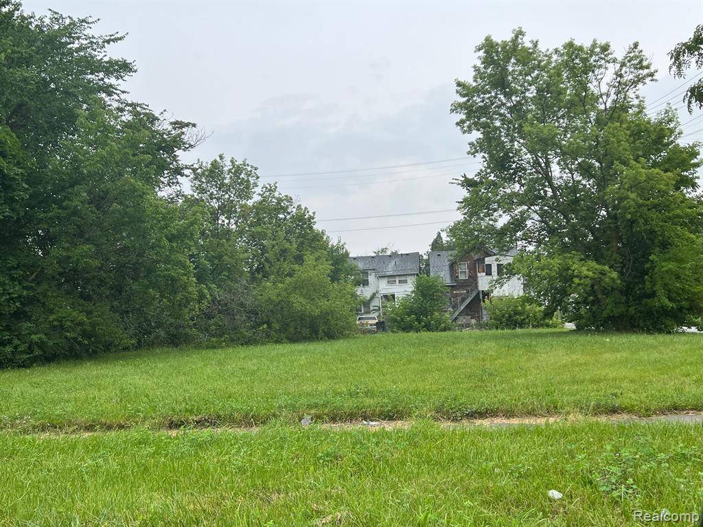 Detroit, MI 48206,2430 ELMHURST Street