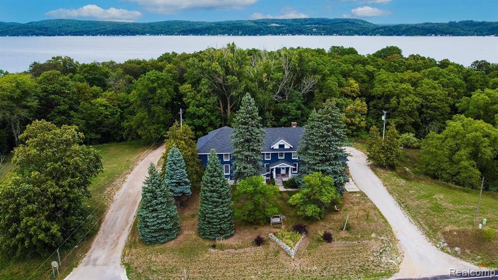 Benzonia Twp, MI 49616,5908 FRANKFORT Highway