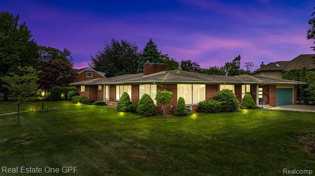 Grosse Pointe Shores, MI 48236,60 MOORLAND Drive