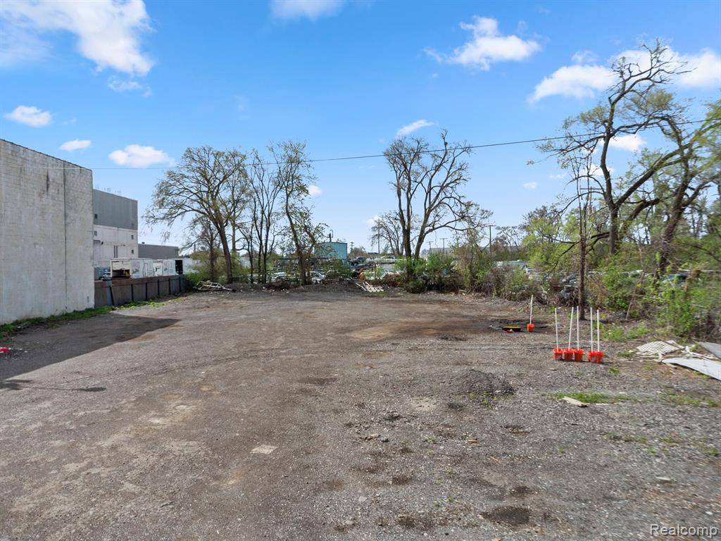 Dearborn, MI 48126,14321 W WARREN Avenue