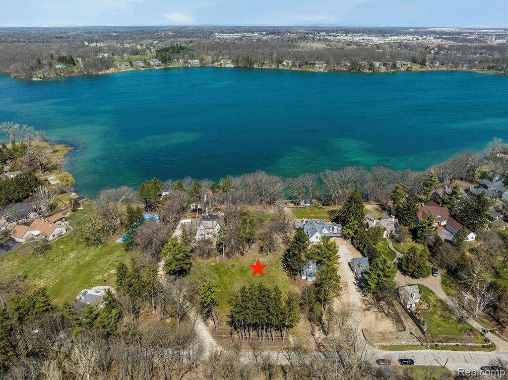 Lake Angelus, MI 48326,940 LAKE ANGELUS ShoreS