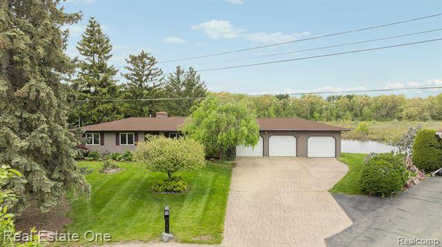 Fenton Twp, MI 48430,2432 VENETIAN Court